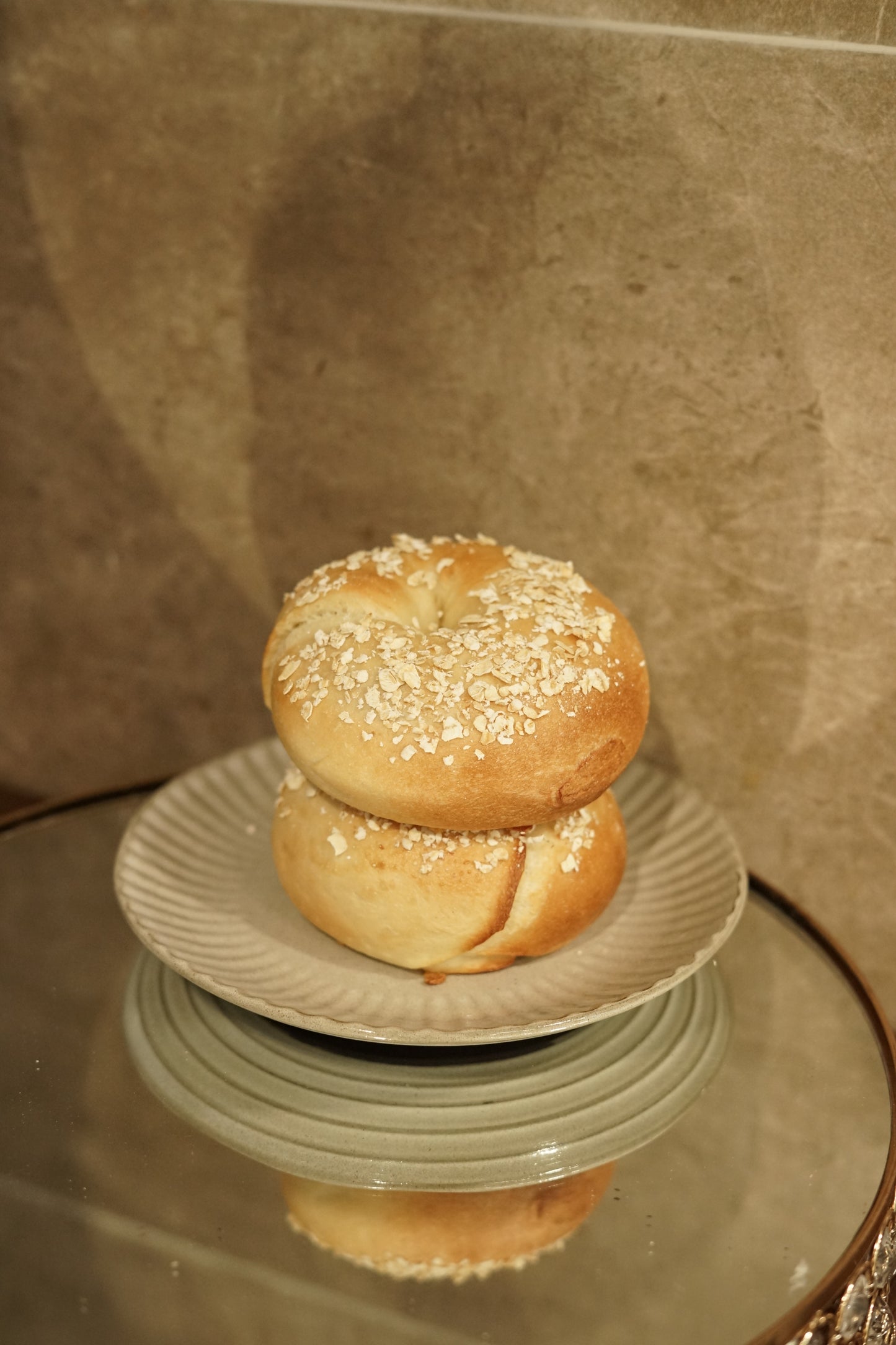 燕麥玉桂蘋果乳酪 Oatmeal with Cinnamon Apple Cream Cheese Bagel