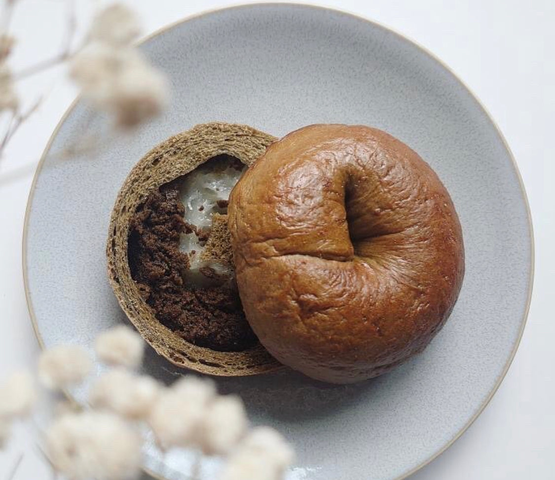 京都焙茶奶酥麻糬 Kyoto Hojicha Crumble with Mochi Bagel